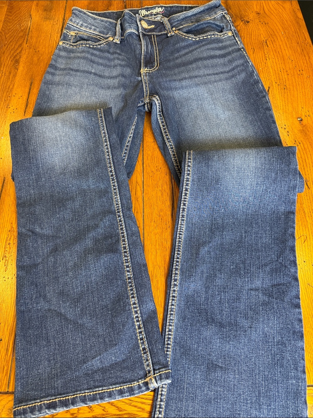 🧲Wrangler Blue Bootcut Jeans Contrast Stitching Size 7/8x34 EUC